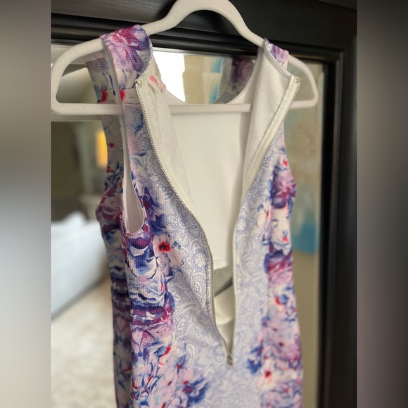 L’ATISTE Floral Cut Out Mini Dress‎ Size Medium - Picture 5 of 6